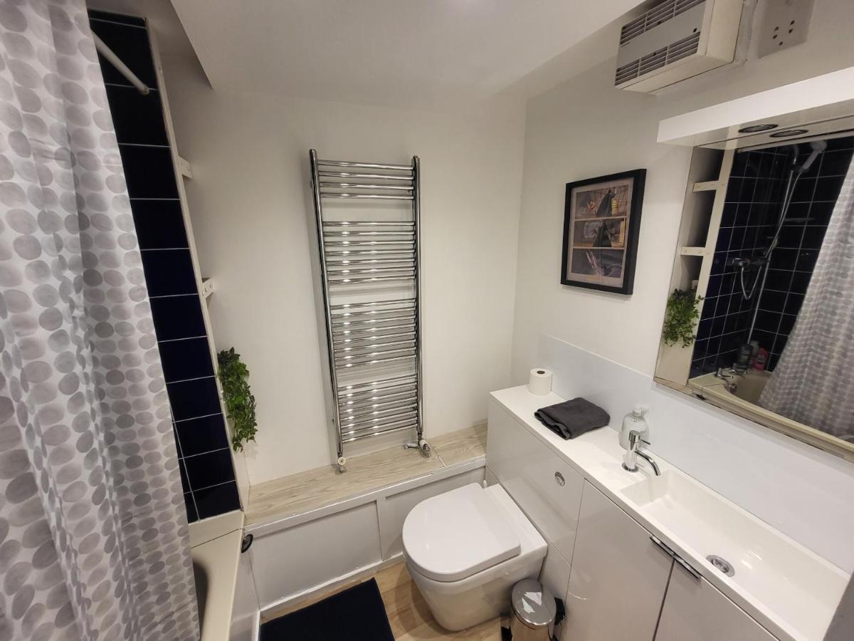 Cosy Apartment By Clapham South Underground! Лондон Экстерьер фото