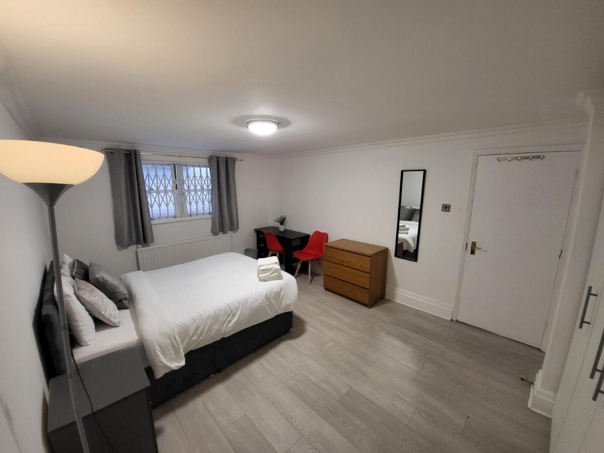 Cosy Apartment By Clapham South Underground! Лондон Экстерьер фото