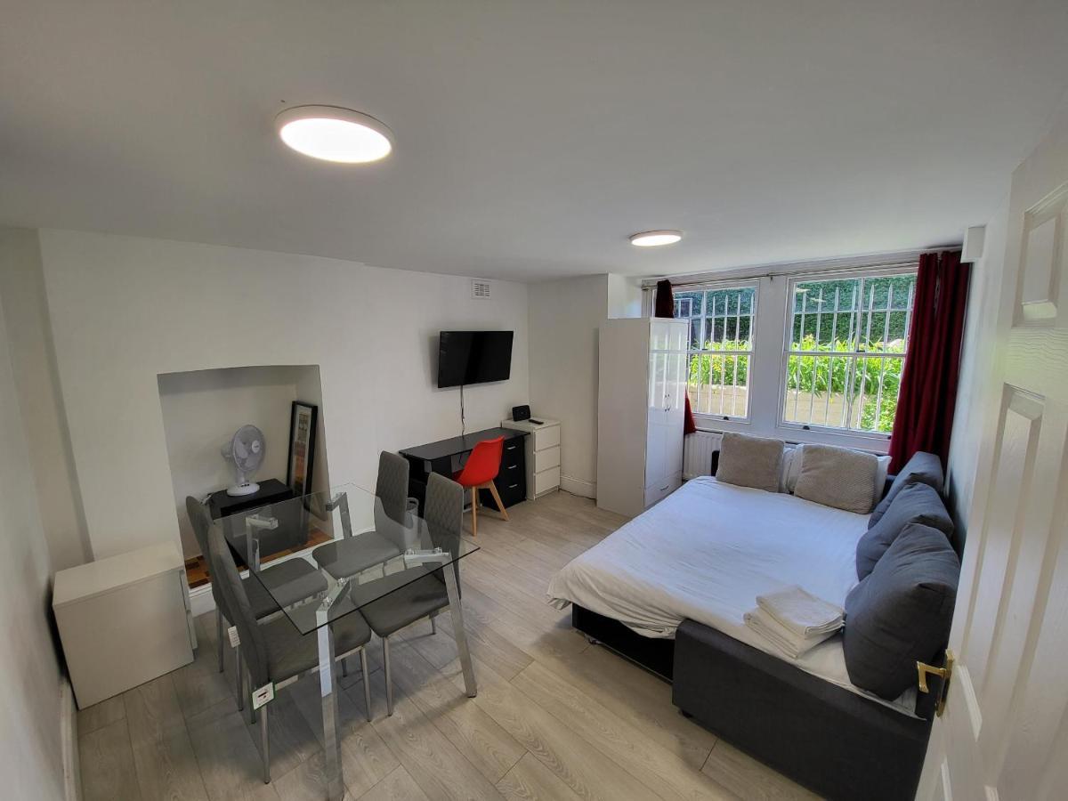 Cosy Apartment By Clapham South Underground! Лондон Экстерьер фото