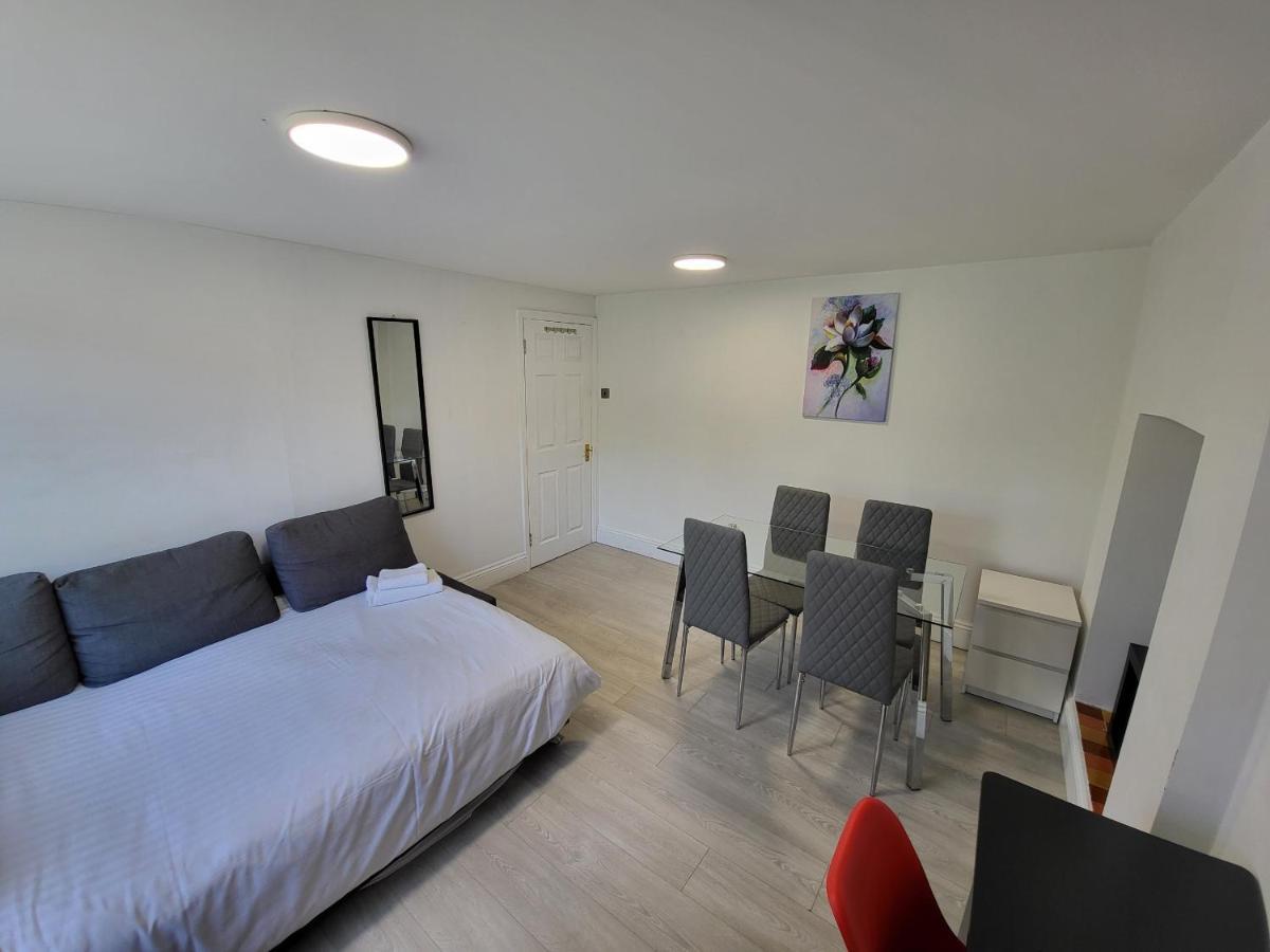Cosy Apartment By Clapham South Underground! Лондон Экстерьер фото