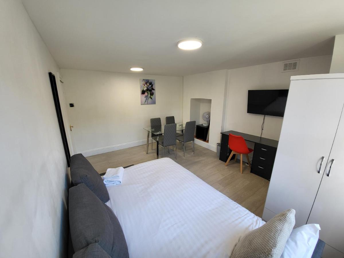 Cosy Apartment By Clapham South Underground! Лондон Экстерьер фото
